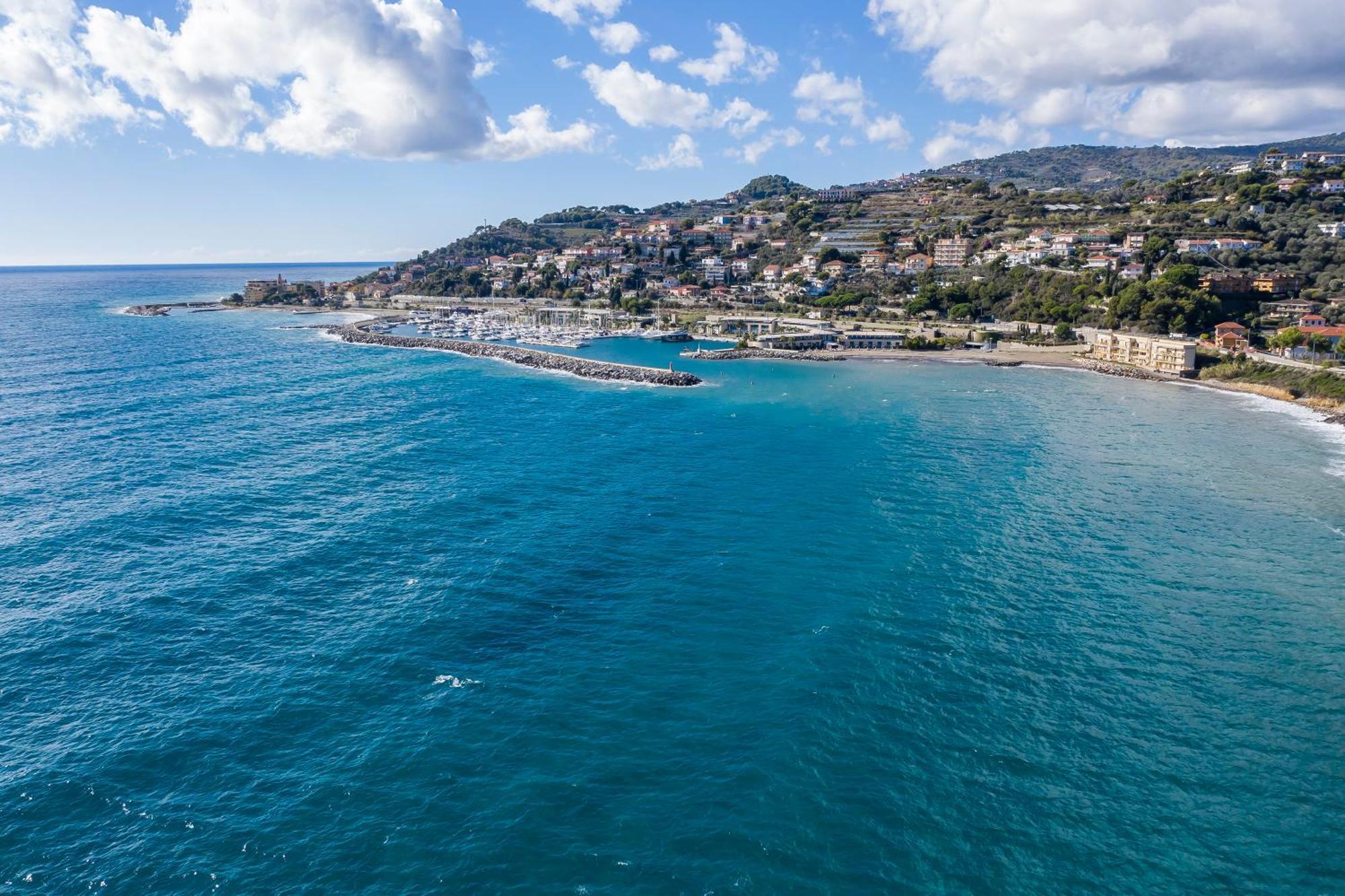 Lighthouse Appartement San Lorenzo al Mare Buitenkant foto